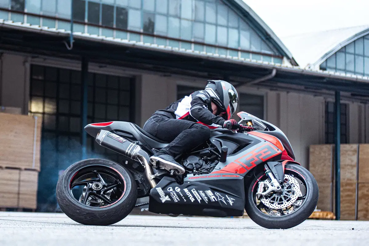 MV Agusta: nasce la Freestyle division (24)