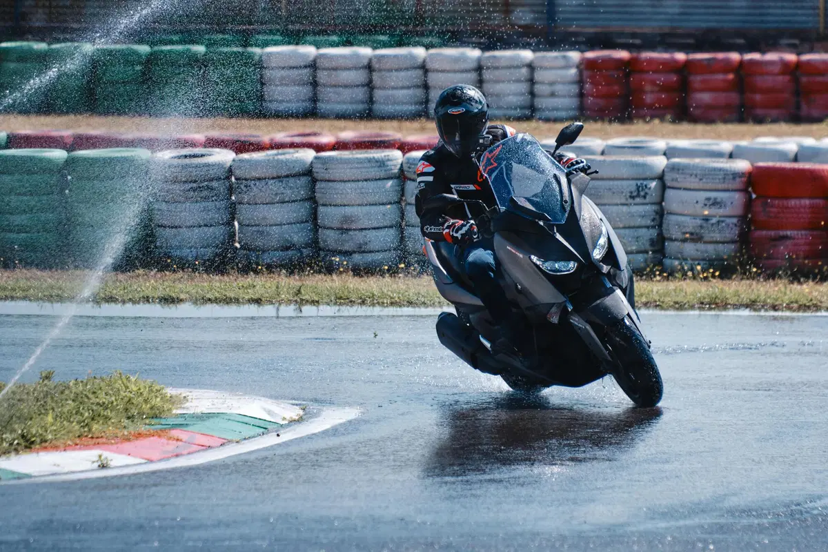 Metzeler Roadtec Scooter: sicurezza e comfort per tutti gli scooter (3)
