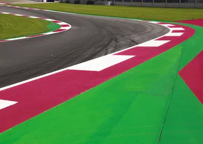 MotoGP 2020, la nostra proposta per migliorare la sicurezza: aree a grip ridotto all’esterno delle curve