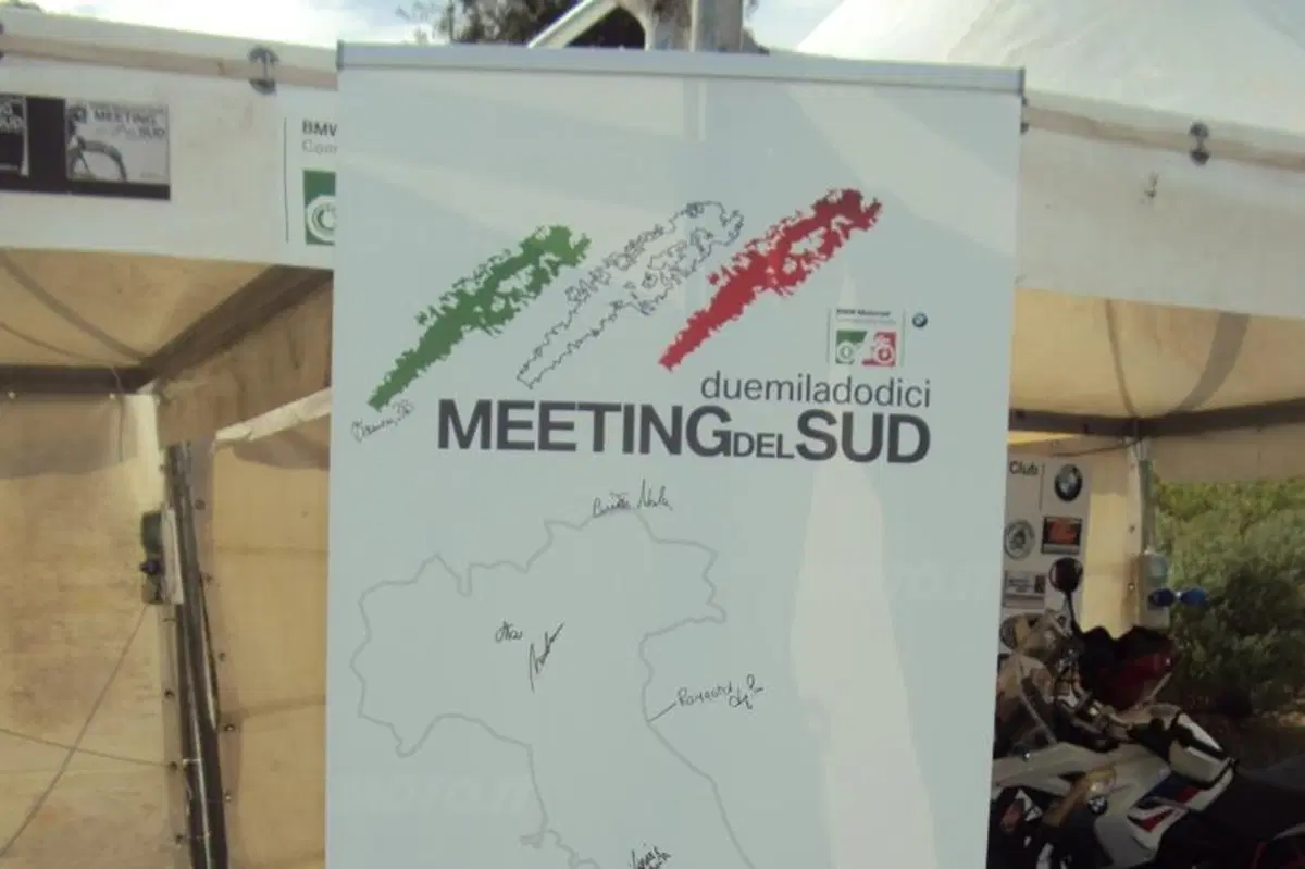 BMW. Il meeting del Sud richiama centinaia di motociclisti