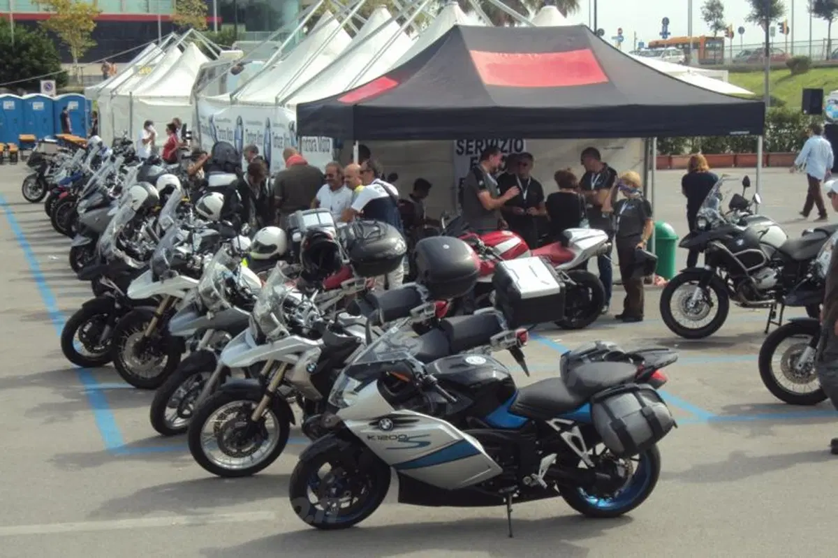 BMW. Il meeting del Sud richiama centinaia di motociclisti (5)