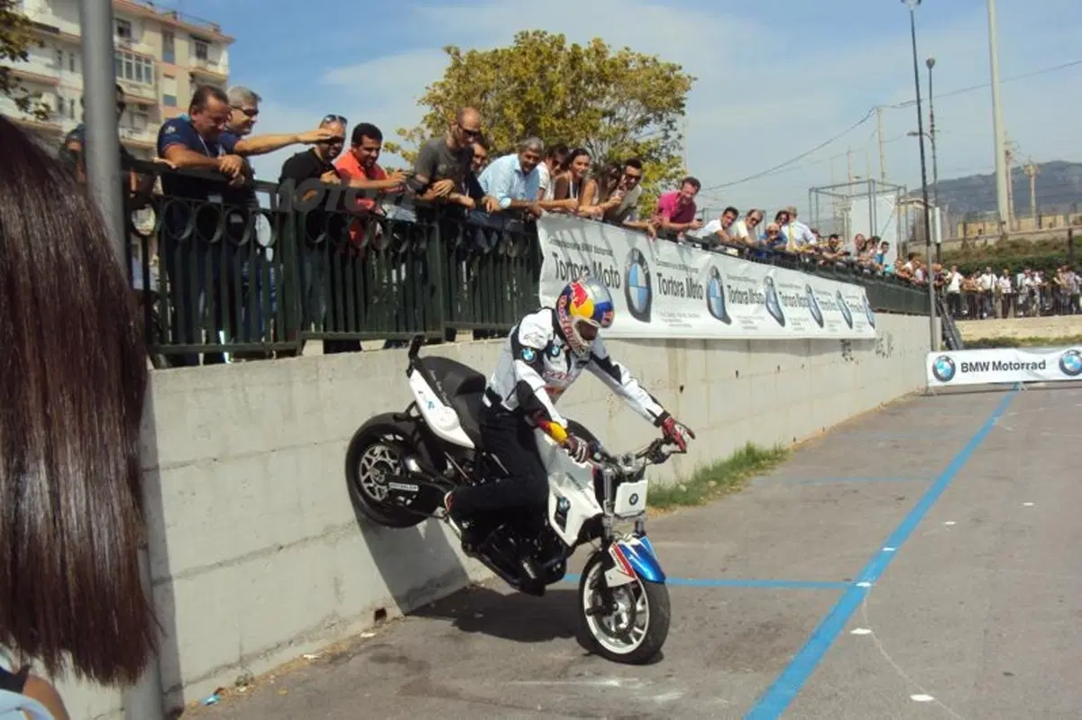 BMW. Il meeting del Sud richiama centinaia di motociclisti (10)