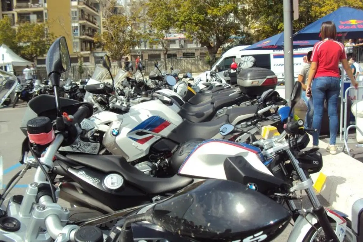 BMW. Il meeting del Sud richiama centinaia di motociclisti (19)
