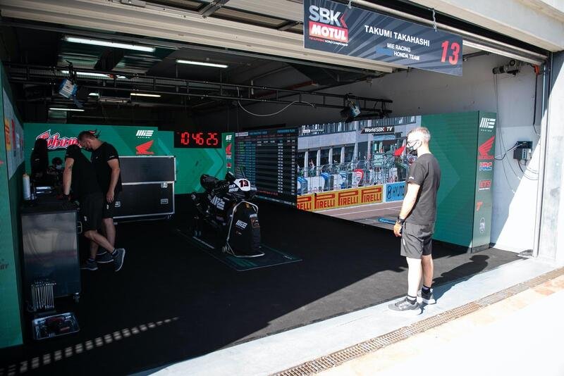 SBK 2020: lo spettacolare box del MIE Honda Racing Team [GALLERY]