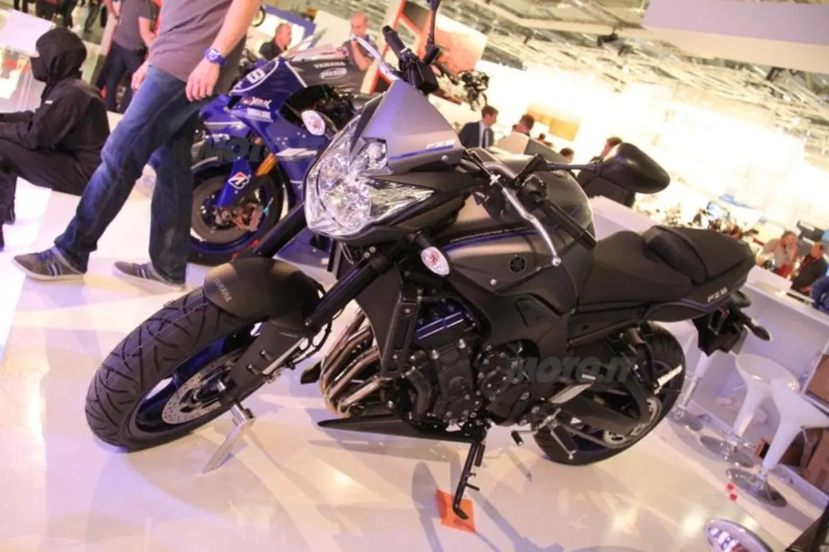 Intermot 2012: Yamaha, le altre novità: FZ8, XJ6, nuovo motore tre cilindri, concept e scooter! (2)