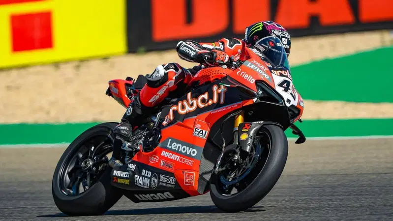SBK 2020, GP Teruel. Scott Redding vince la Superpole Race al Motorland Aragon