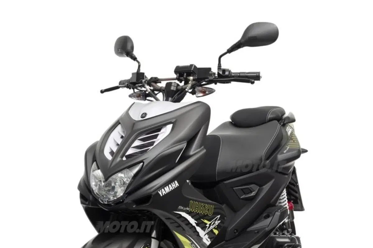Intermot 2012: Yamaha, le altre novità: FZ8, XJ6, nuovo motore tre cilindri, concept e scooter! (24)