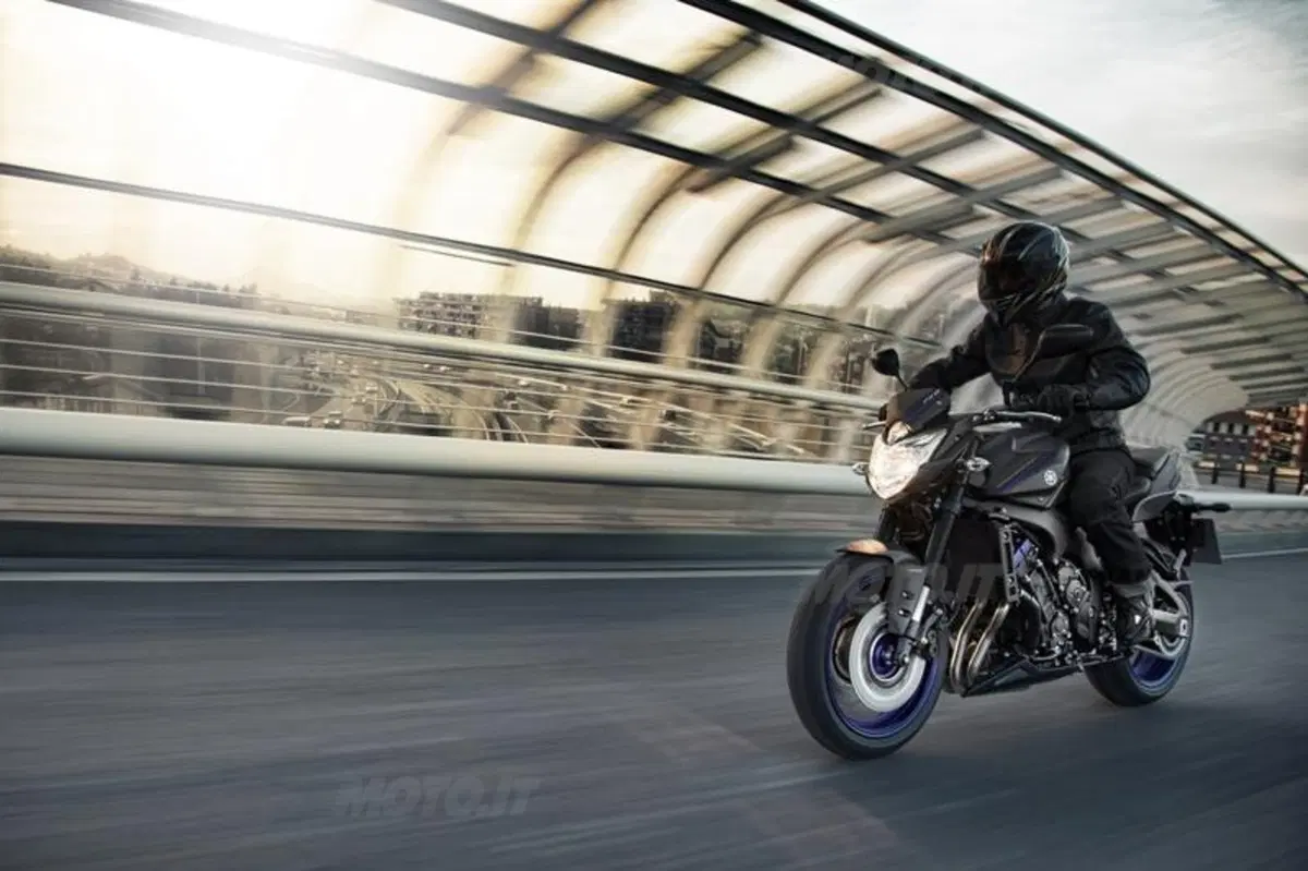 Intermot 2012: Yamaha, le altre novità: FZ8, XJ6, nuovo motore tre cilindri, concept e scooter! (29)