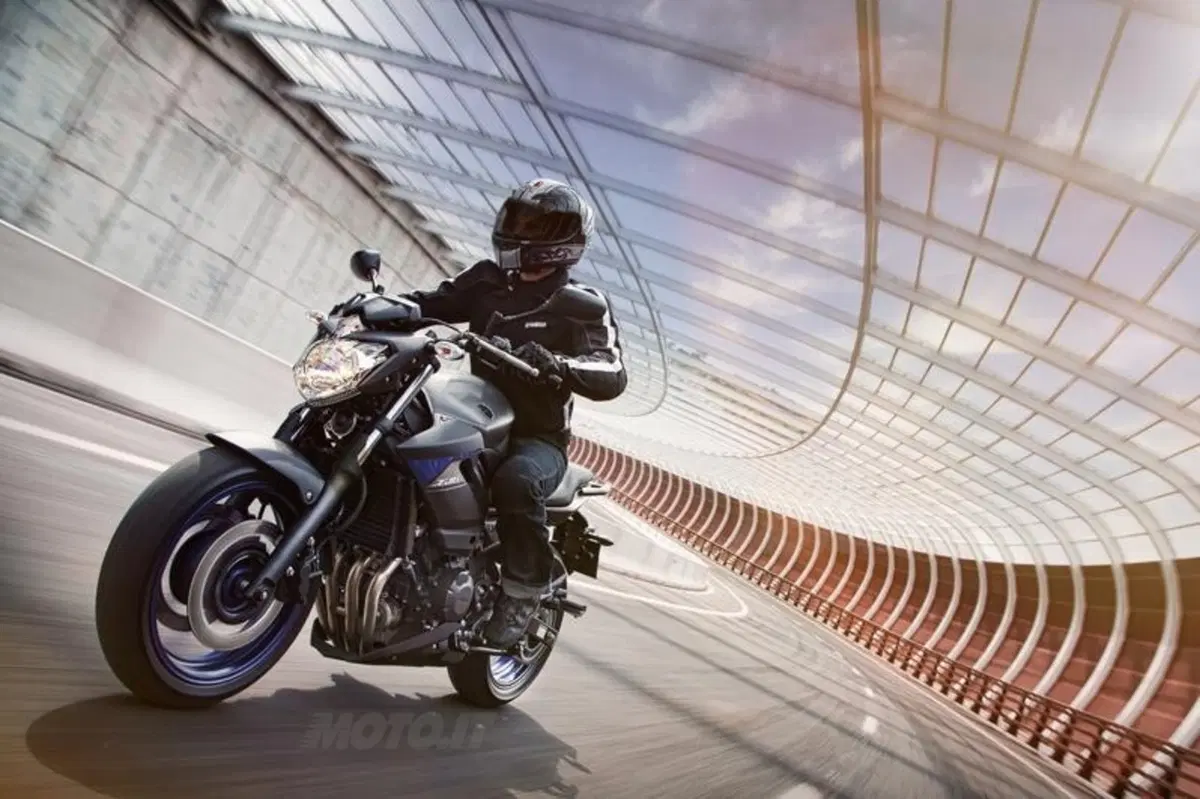 Intermot 2012: Yamaha, le altre novità: FZ8, XJ6, nuovo motore tre cilindri, concept e scooter! (43)
