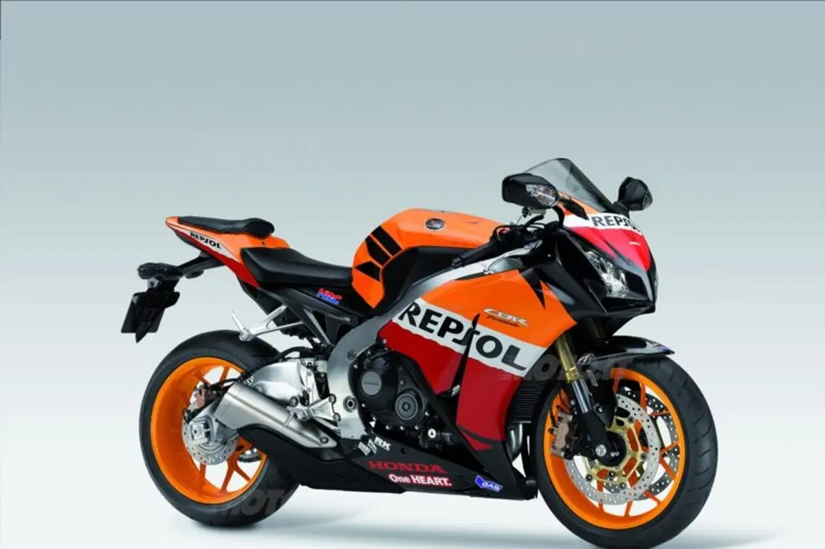 Intermot 2012: Nuovi colori per Honda CBR1000RR Fireblade, CB1000R e Hornet (3)