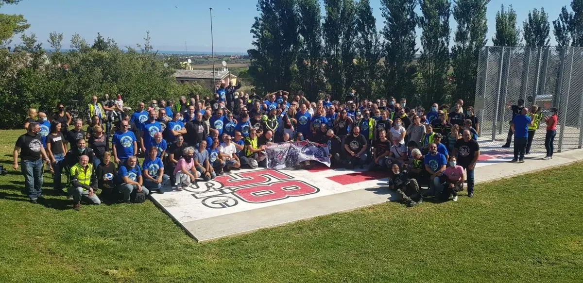 Invasione di Yamaha Tracer nella cittadina del Sic per inaugurare la settimana del Gran Premio (2)