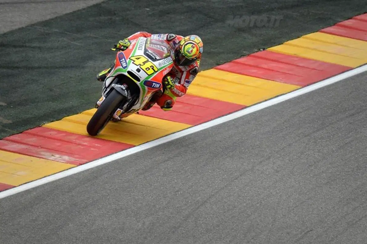 Le foto più spettacolari del GP di Aragon (3)