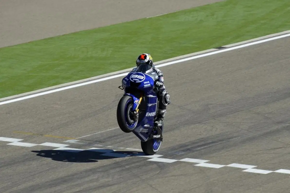Le foto più spettacolari del GP di Aragon (16)