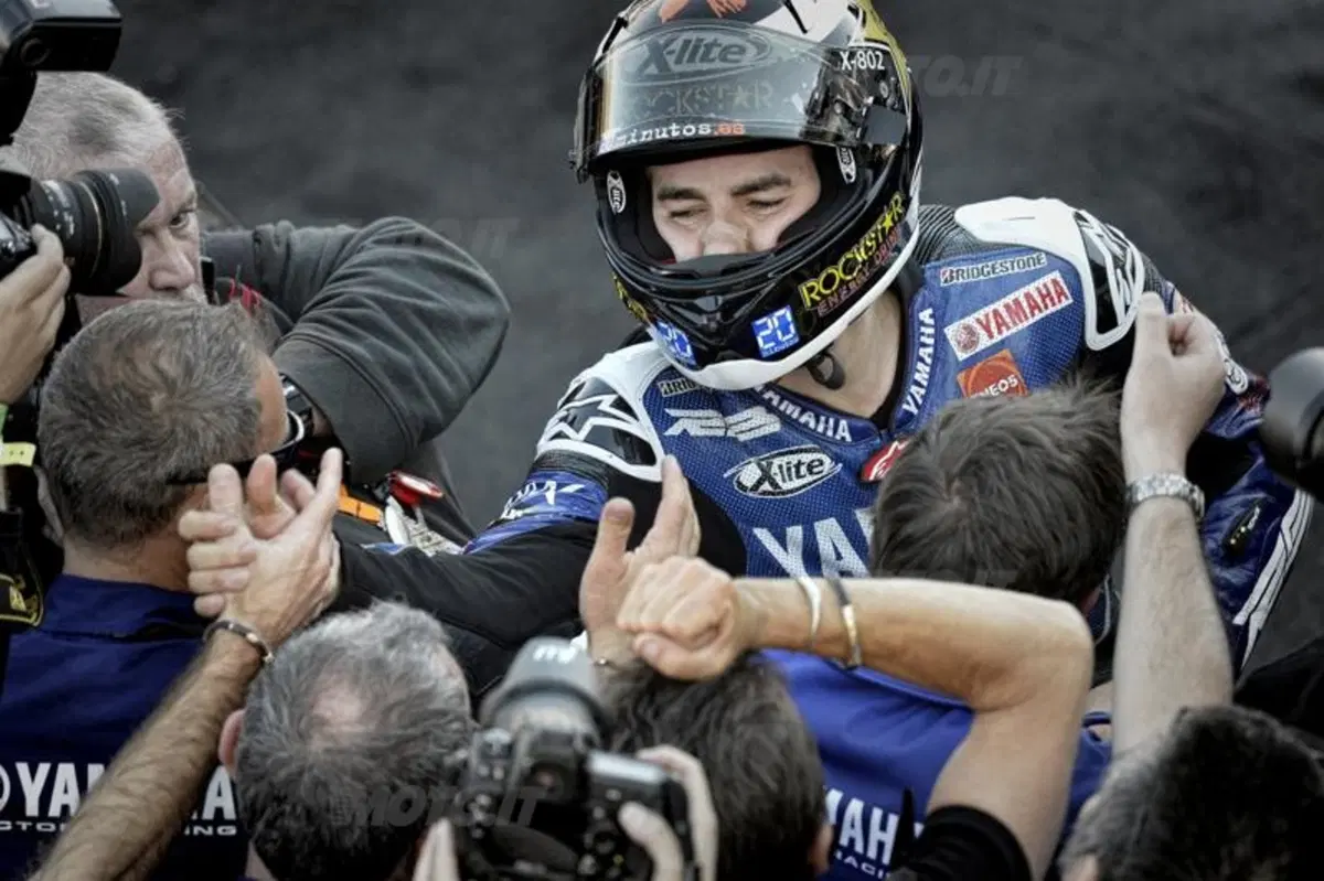 Le foto più spettacolari del GP di Aragon (17)