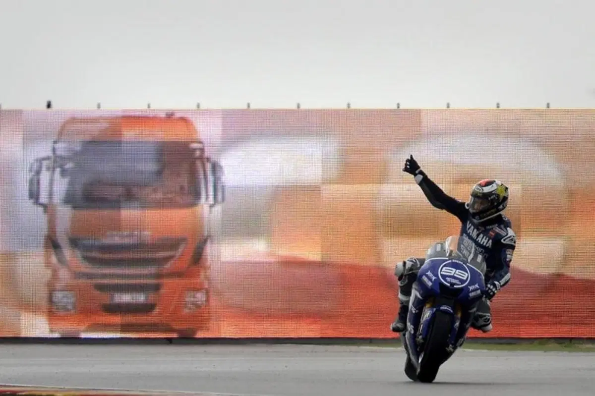Le foto più spettacolari del GP di Aragon (32)