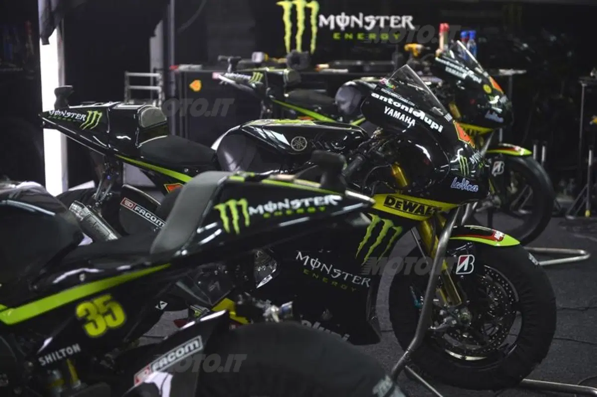 Le foto più spettacolari del GP di Aragon (33)