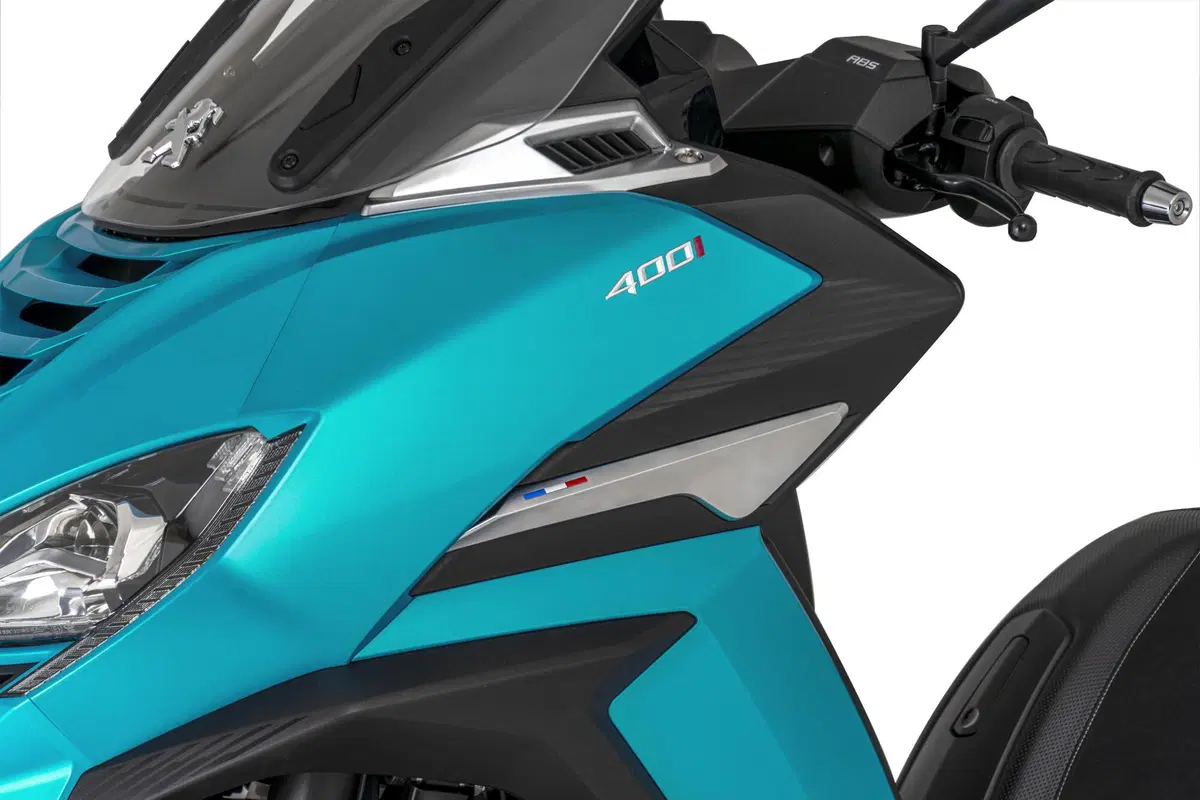 Nuovo Peugeot Metropolis: il tre ruote si rinnova con l'omologazione euro 5 e la connettività I-Connect (3)