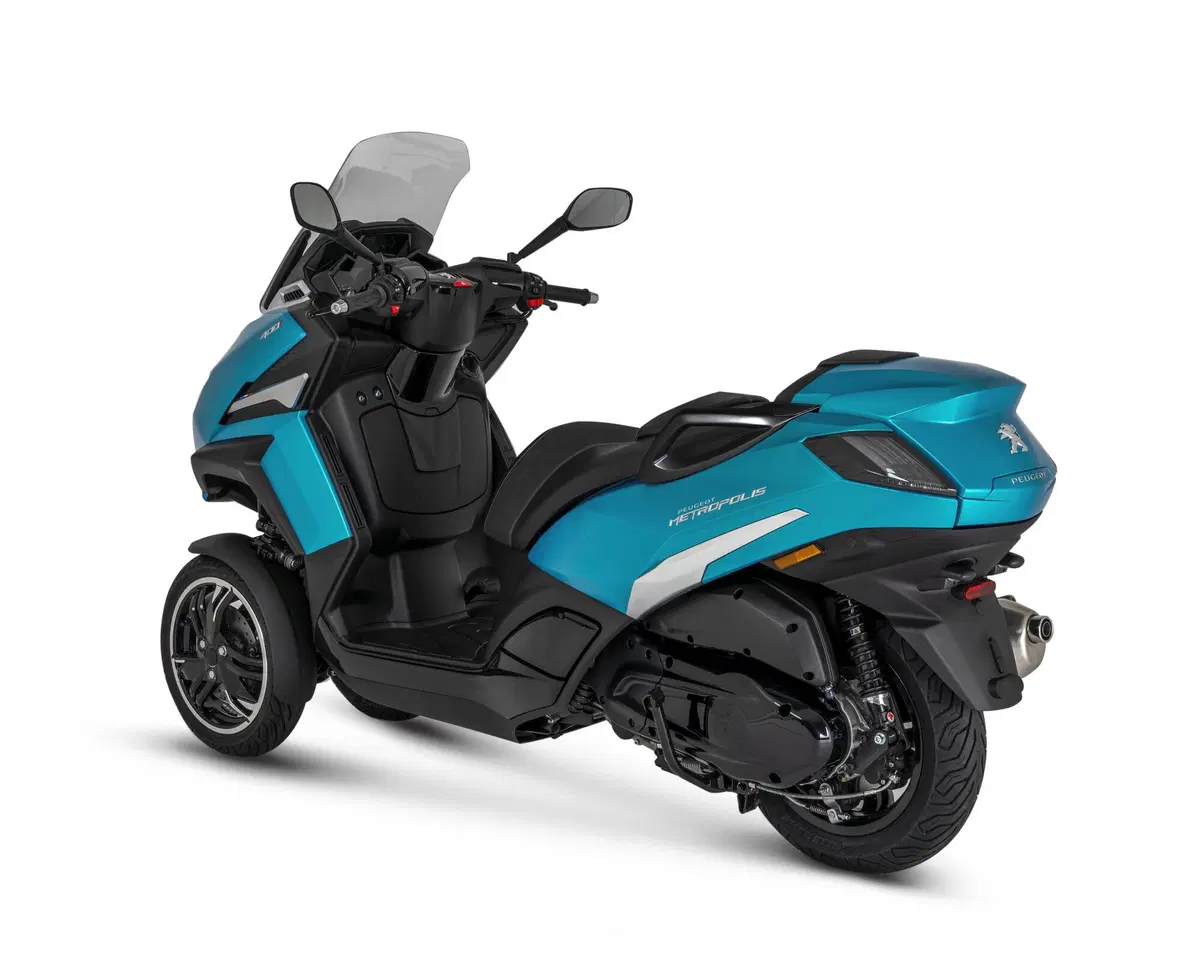 Nuovo Peugeot Metropolis: il tre ruote si rinnova con l'omologazione euro 5 e la connettività I-Connect (8)
