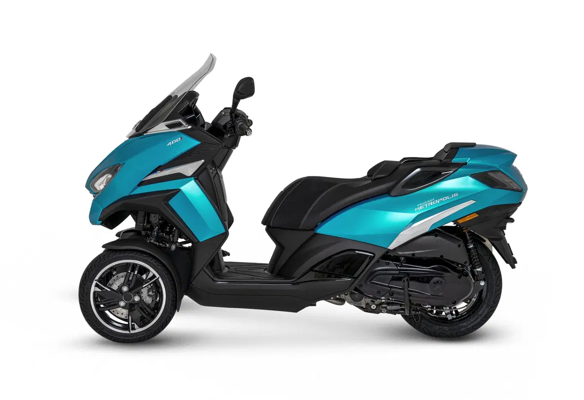 Nuovo Peugeot Metropolis: il tre ruote si rinnova con l'omologazione euro 5 e la connettività I-Connect (10)