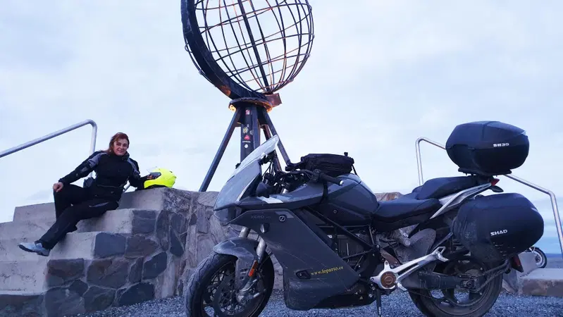 Conquista Capo Nord su una moto elettrica