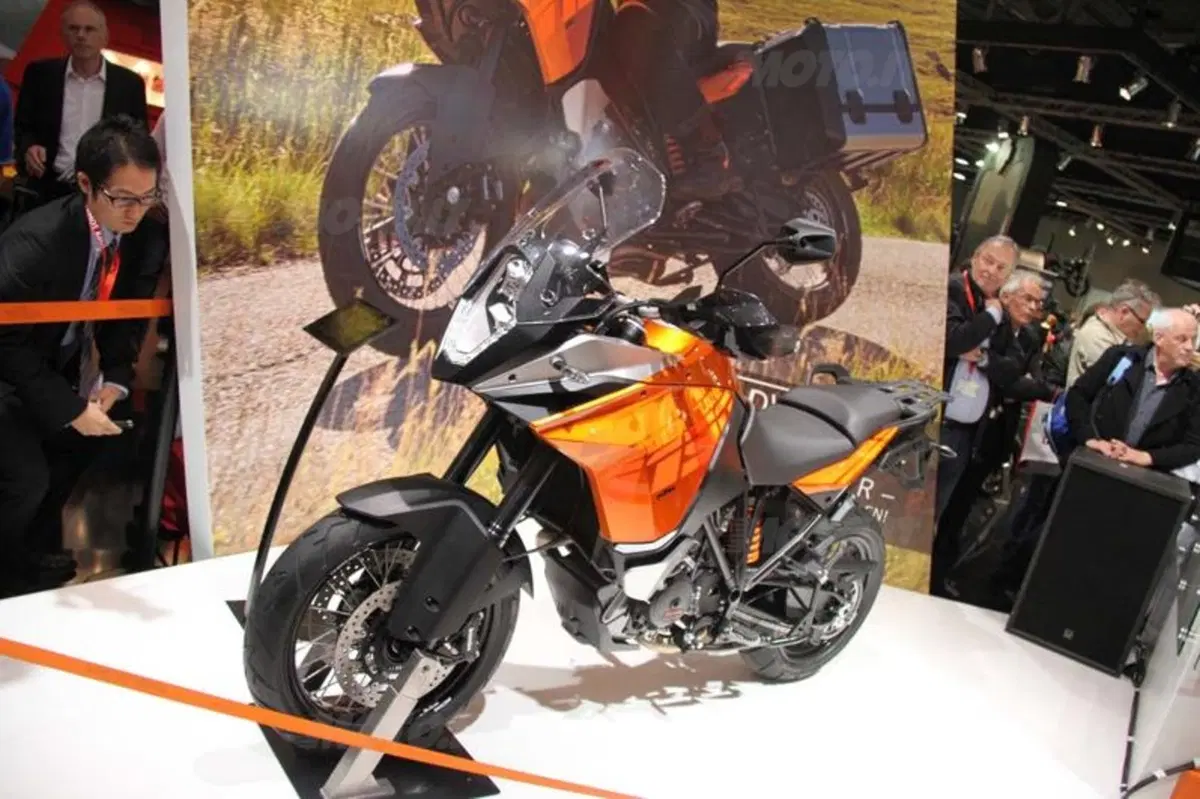 KTM Adventure 1190 ed R: svelati i prezzi