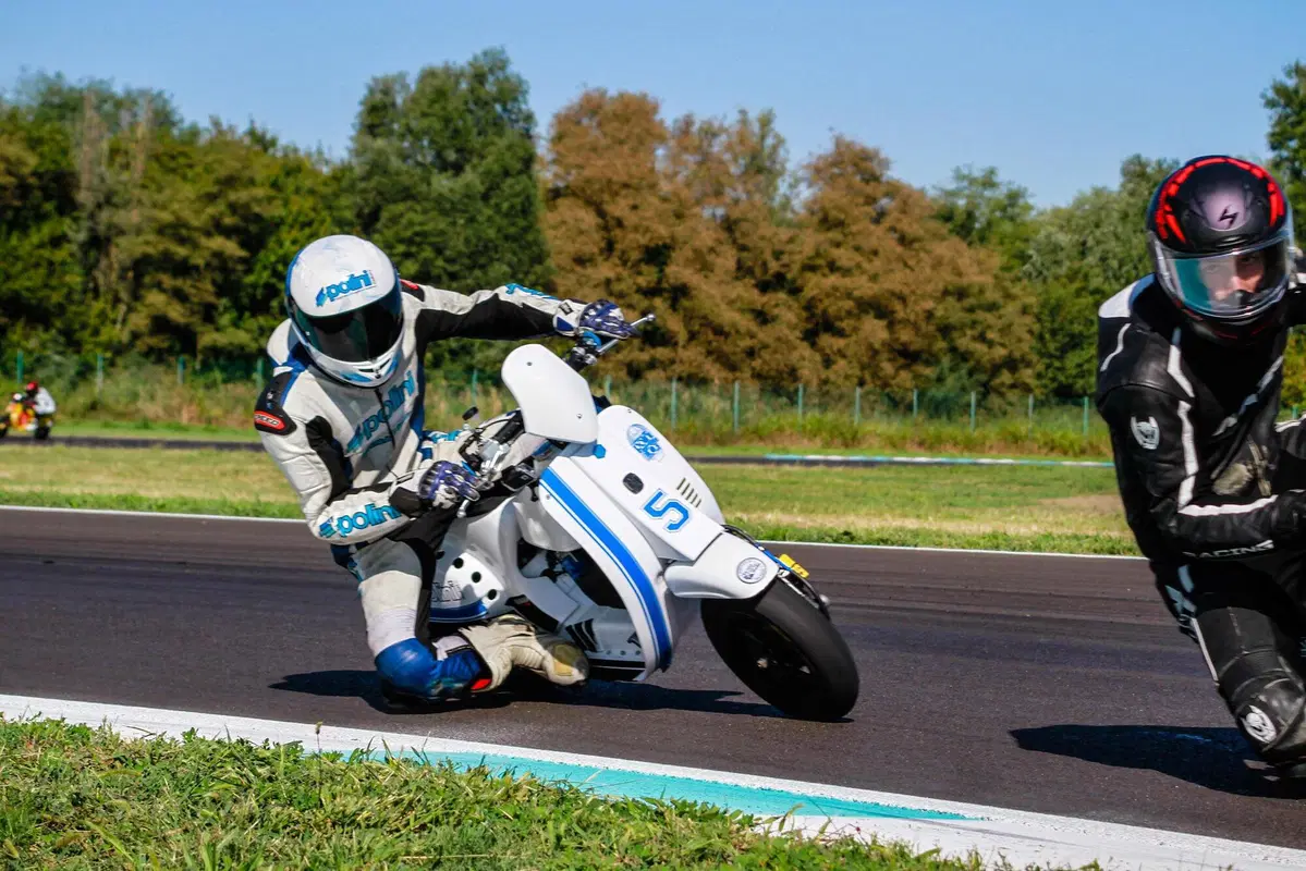 Ritorna la 500 km di Pomposa per Vespa e Lambretta! Ci saremo (5)