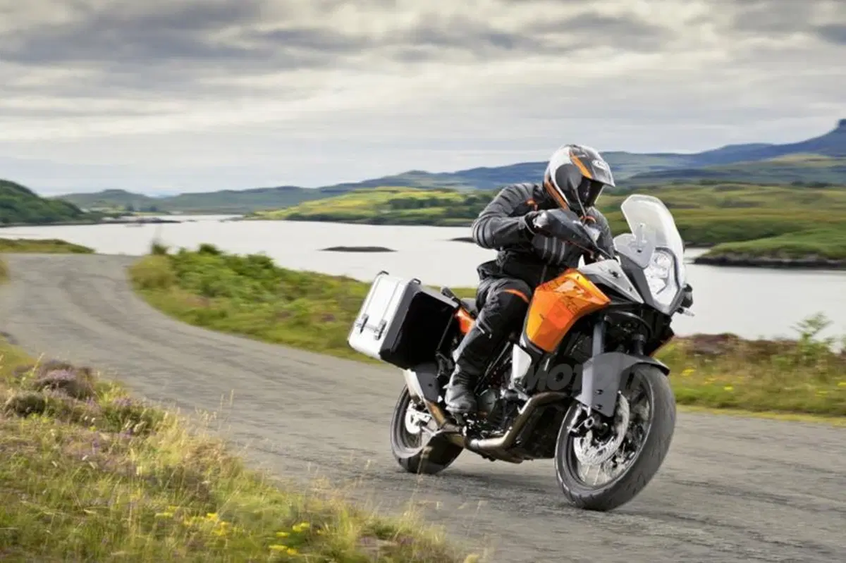 KTM Adventure 1190 ed R: svelati i prezzi (22)