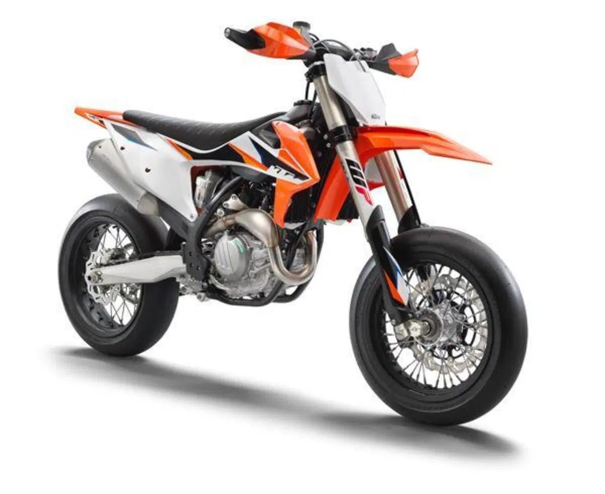  KTM presenta la nuova 450 SMR