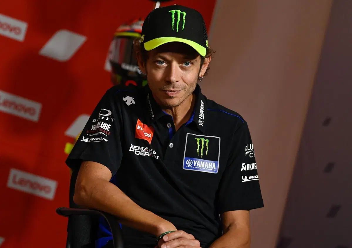 MotoGP 2020, Valentino Rossi: "Non so perch&eacute; Lorenzo non abbia provato"