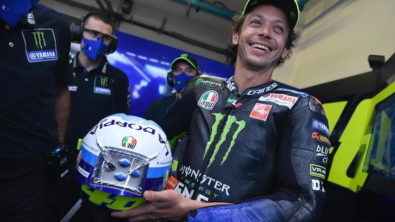 MotoGP 2020: il casco di Valentino Rossi al GP di San Marino e della Riviera di Rimini [GALLERY]