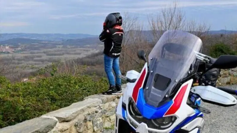  Viaggi e giri in moto, l'itinerario della settimana: la Serra d'Ivrea
