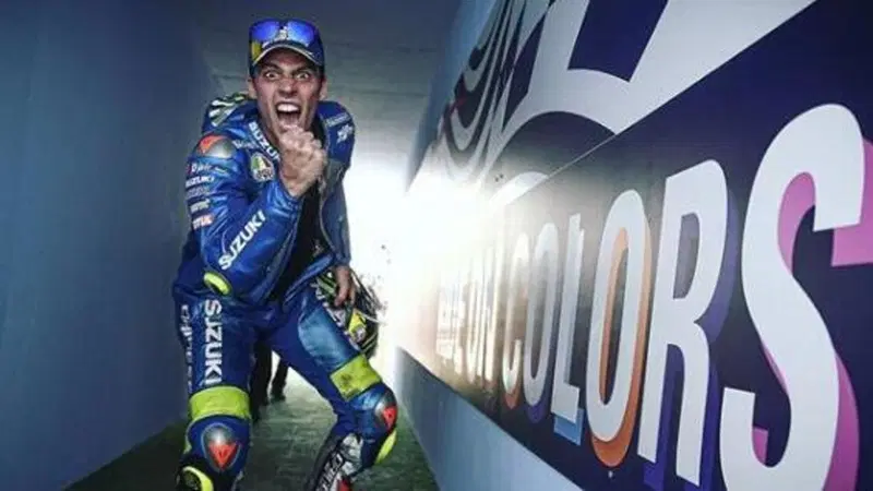 Valanga d'insulti sul profilo Instagram di Joan Mir dopo il sorpasso su Rossi 