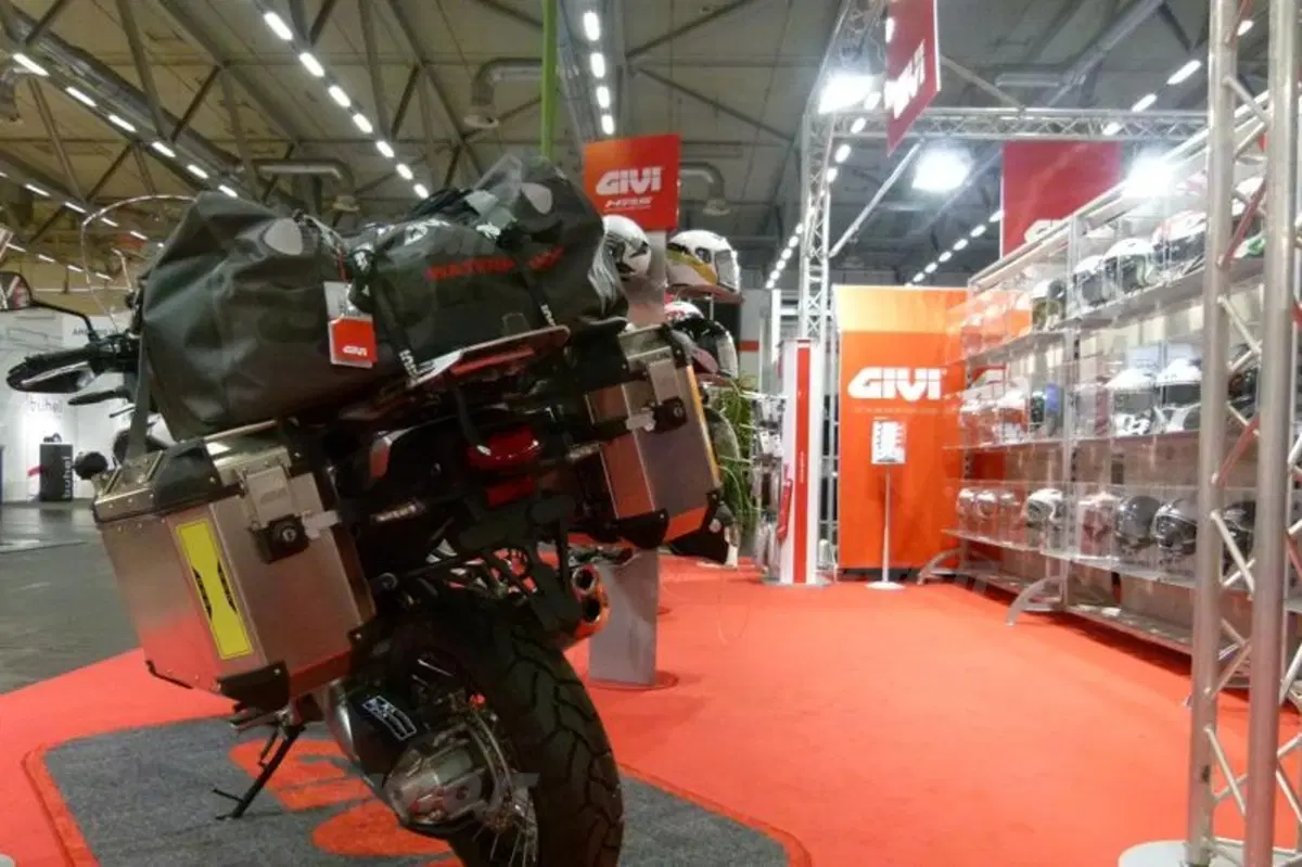 GIVI presenta a Colonia le nuove borse rigide Trekker Outback (2)