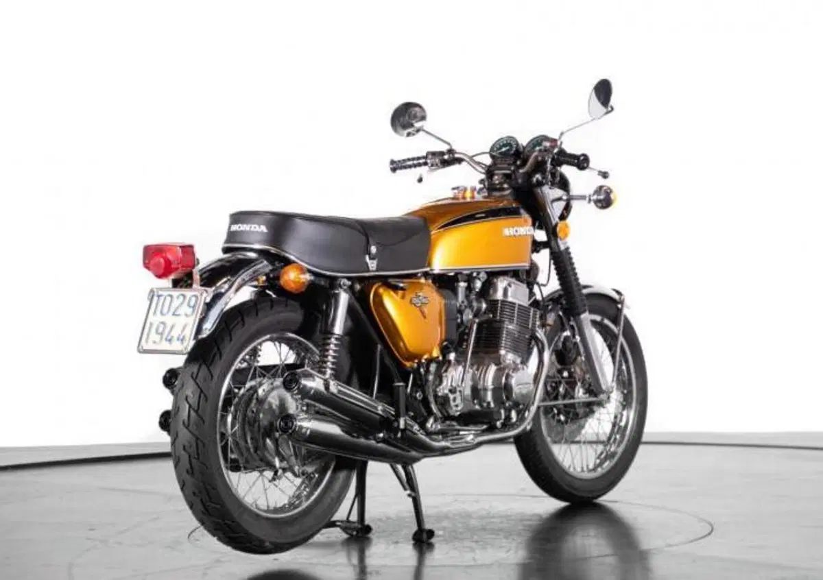 Moto d'epoca: si potr&agrave; richiedere la targa storica originale