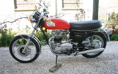 Triumph Bonneville T140V d'epoca