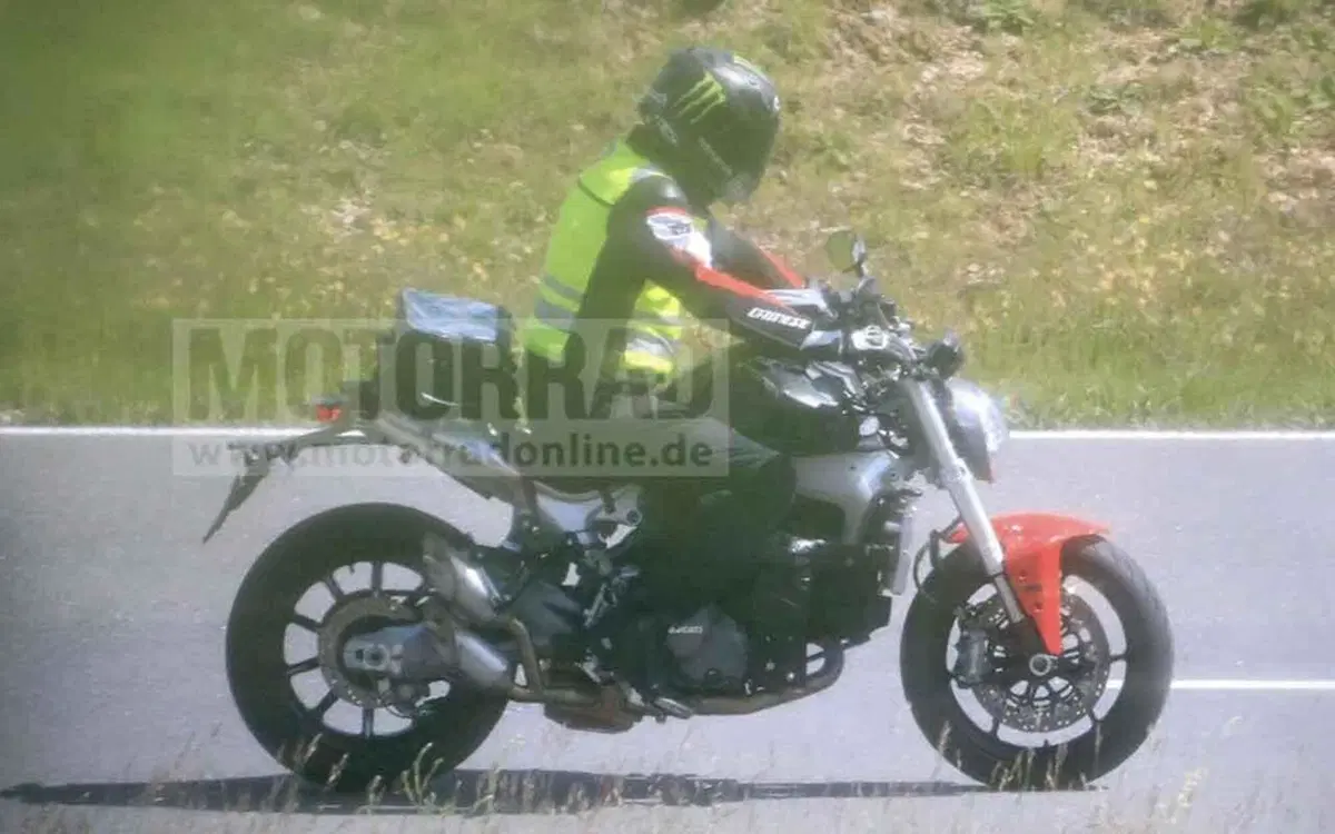 Ducati Monster 821 (o 939?) 2021