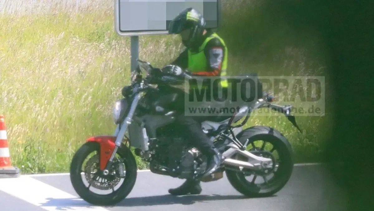 Ducati Monster 821 (o 939?) 2021 (2)
