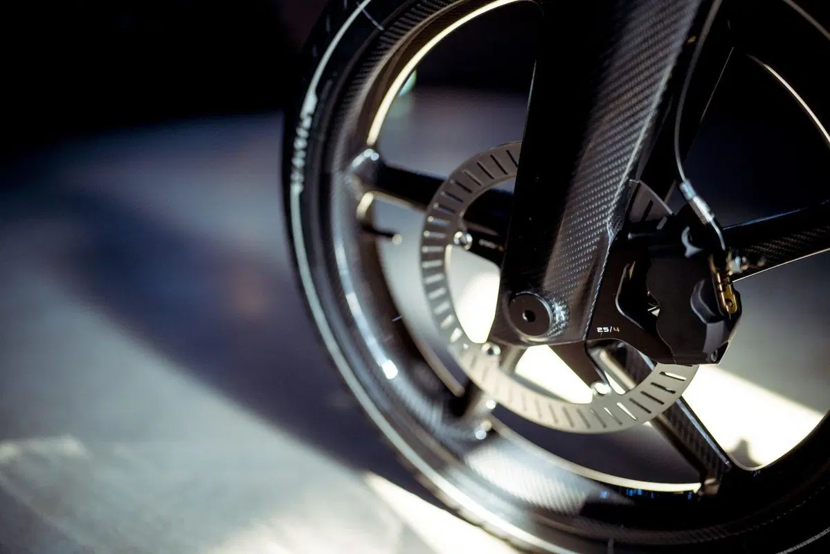 Novus, la moto elettrica da sogno (14)