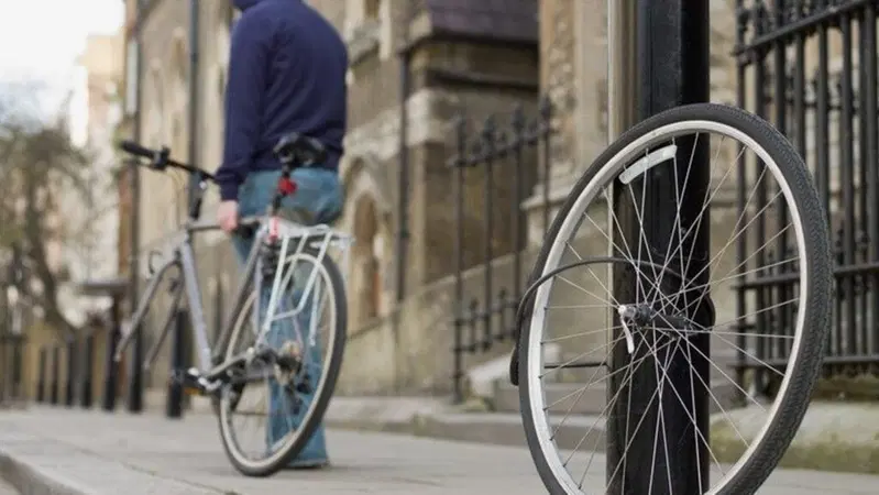Riaprono le scuole, aumentano i furti bici
