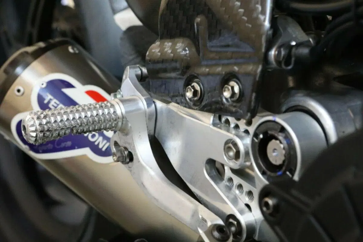 Superbike: all'asta la Ducati Panigale V4R BSB di Scott Redding [GALLERY] (21)