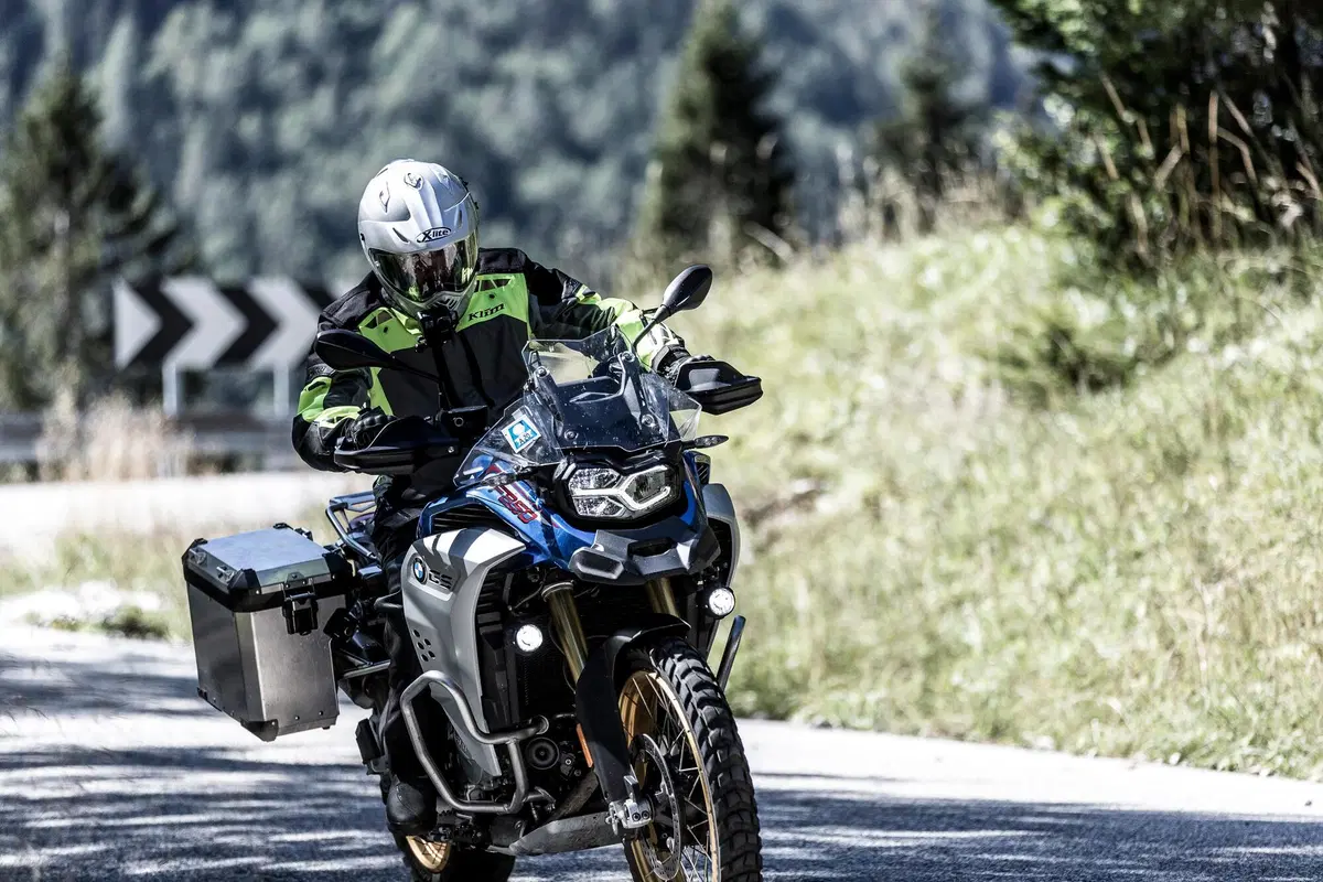 Speciale abbigliamento da moto: in viaggio con KLIM