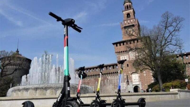 Milano: arrivano gli steward per la sicurezza sui monopattini