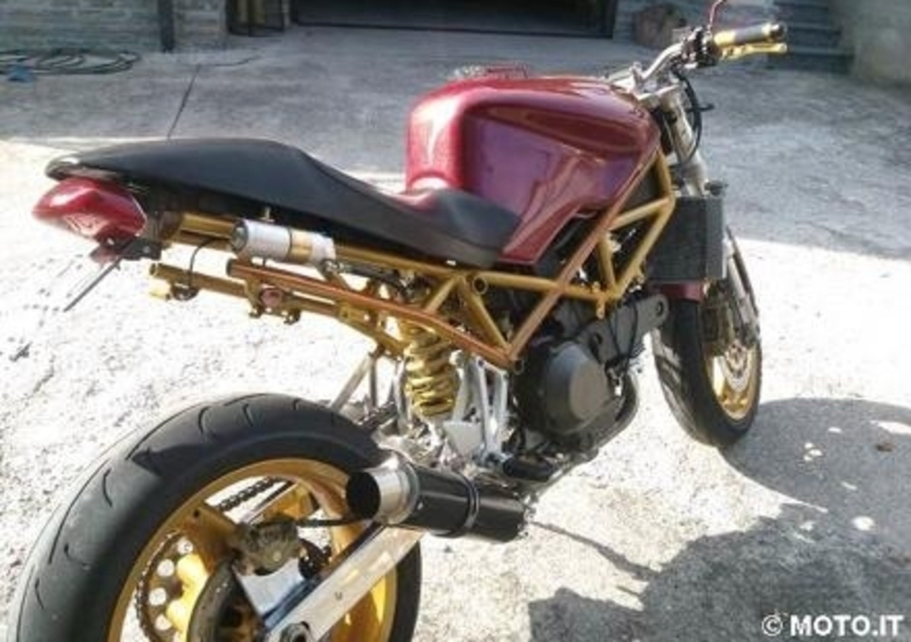Le strane di Moto.it: Ducati ST2 Naked