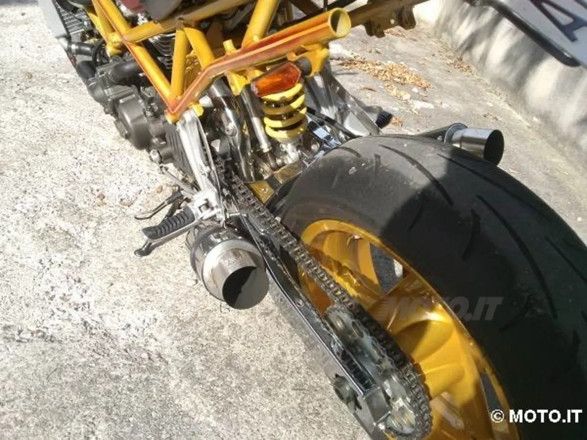 Le strane di Moto.it: Ducati ST2 Naked