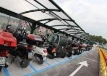 Parcheggio aeroporto di Linate: ora le moto non cadono più!