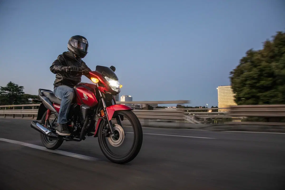 Honda CB 125F, euro 5 e record di consumo! (17)