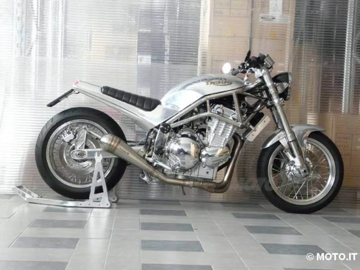 Le strane di Moto.it: Triumph Thunderbird (5)