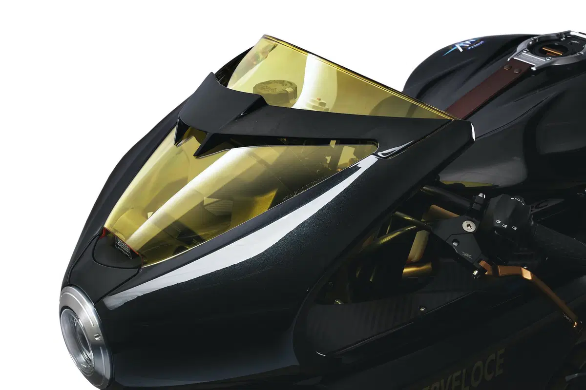 MV Agusta Superveloce 800 test. Paradosso temporale (7)