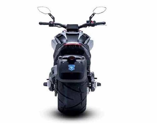 Benda LF-01. La Diavel a quattro cilindri (6)