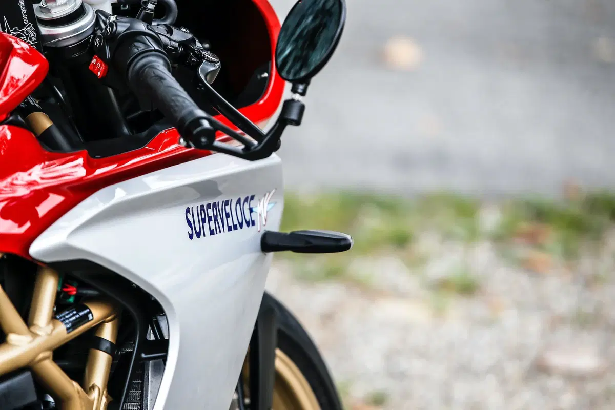 MV Agusta Superveloce 800 test. Paradosso temporale (20)
